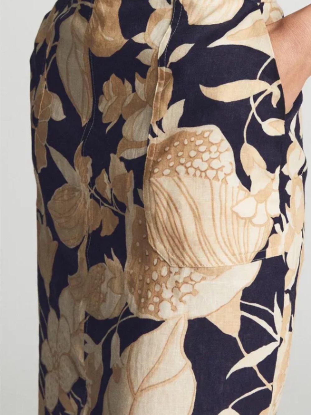 Reiss Jackson Floral Print Midi Pencil Skirt in Navy and Tan - Picture 3 of 14